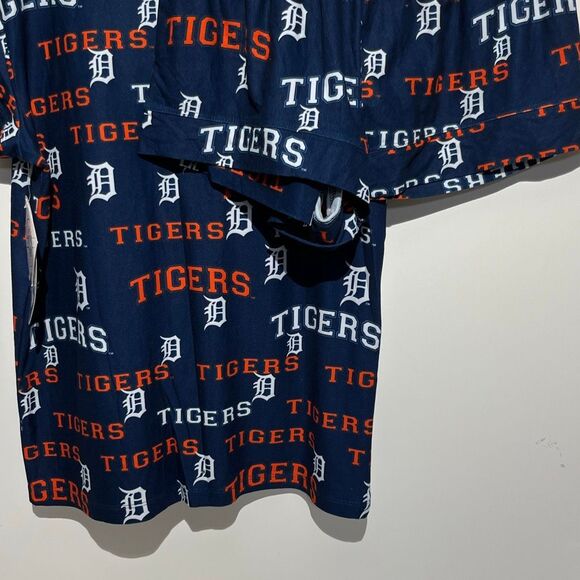 Detroit Tigers Concepts Sport Women's Zest Allover Print Button-Up Shirt & Short - Picture 9 of 12
